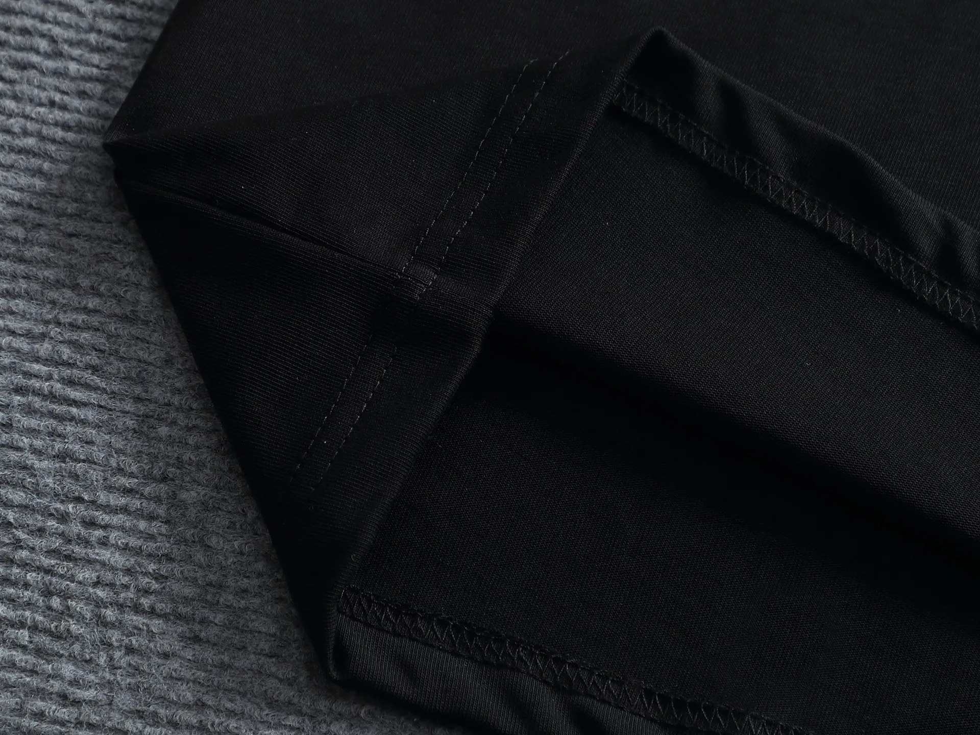 MONCLER/ 280 T Classic ，LOGO Quality Versatile Quality : Black. Size：XS-L